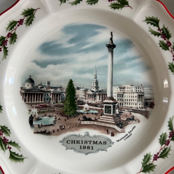 Wedgwood 1981 Queen's Ware Christmas Plate - Picture 4 of 8
